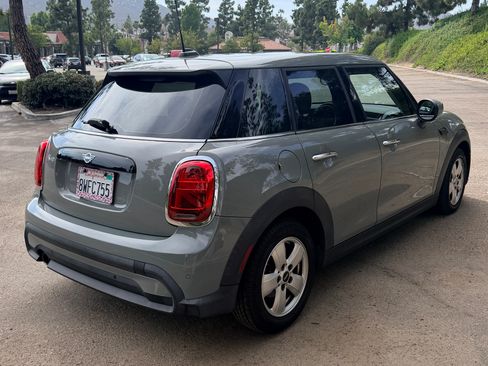 Used 2022 MINI Cooper 4-Door Hardtop FWD image 4