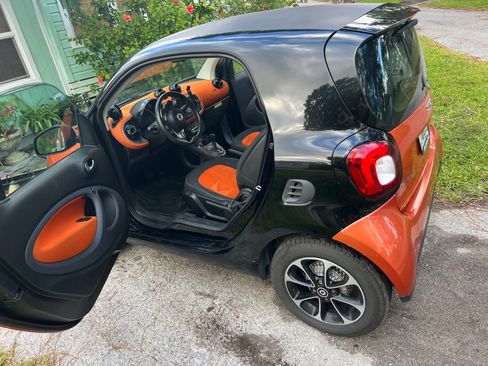 Used 2016 smart fortwo passion image 6