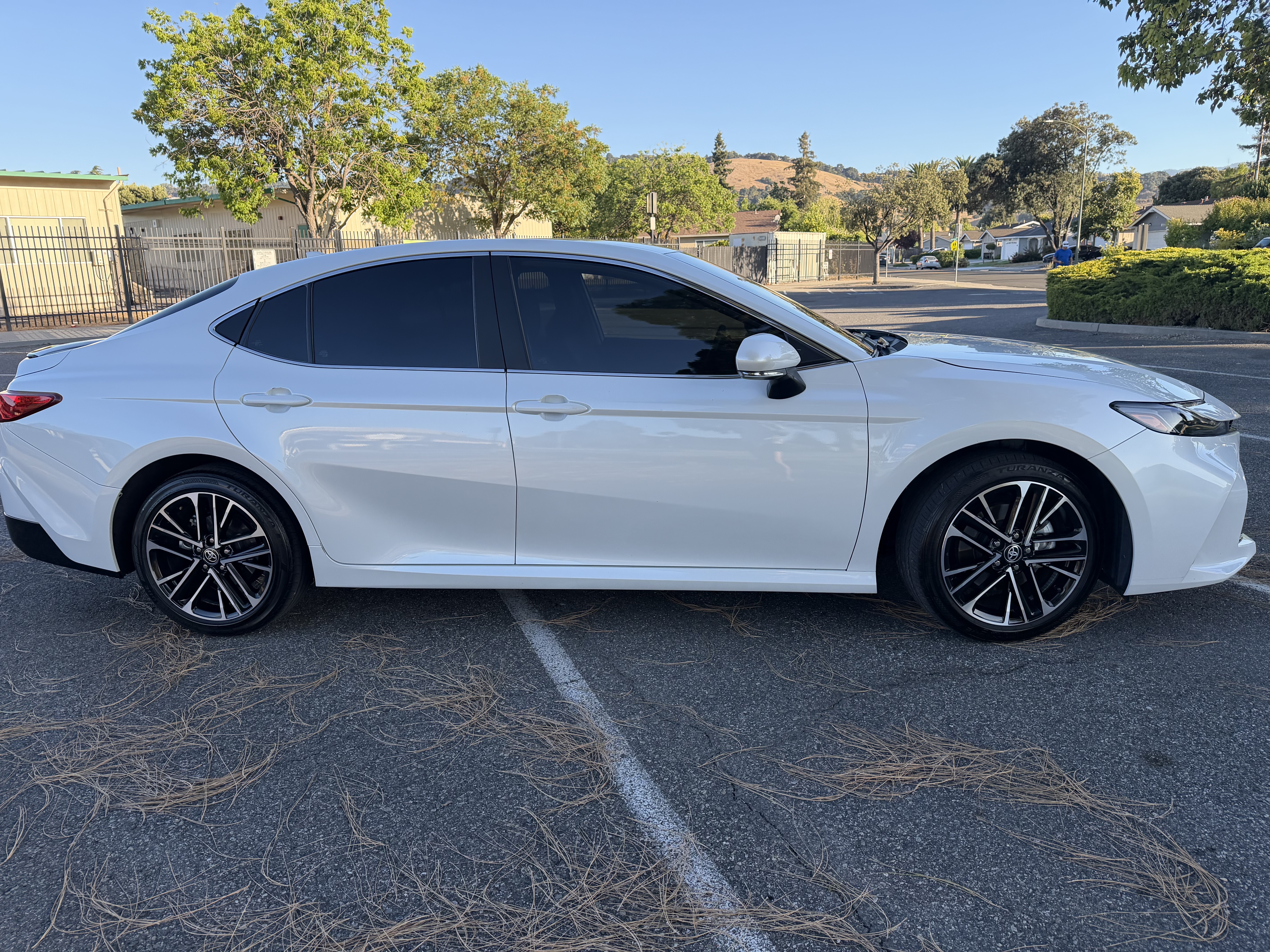 Used 2025 Toyota Camry XLE FWD image 5