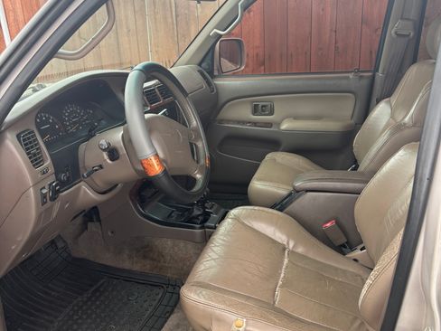 Used 1998 Toyota 4Runner Limited w/ Gold Pkg AWD/4WD image 13
