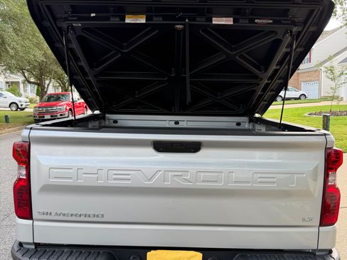 Used 2019 Chevrolet Silverado 1500 LT w/ All-Star Edition RWD image 11