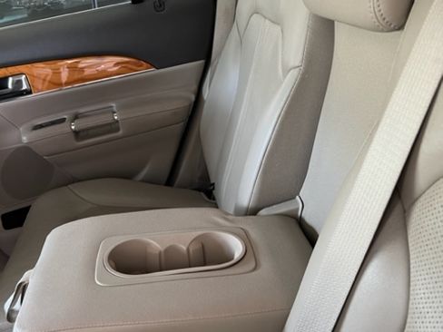 Used 2014 Lincoln MKX FWD w/ Walnut Swirl Wood Package image 22