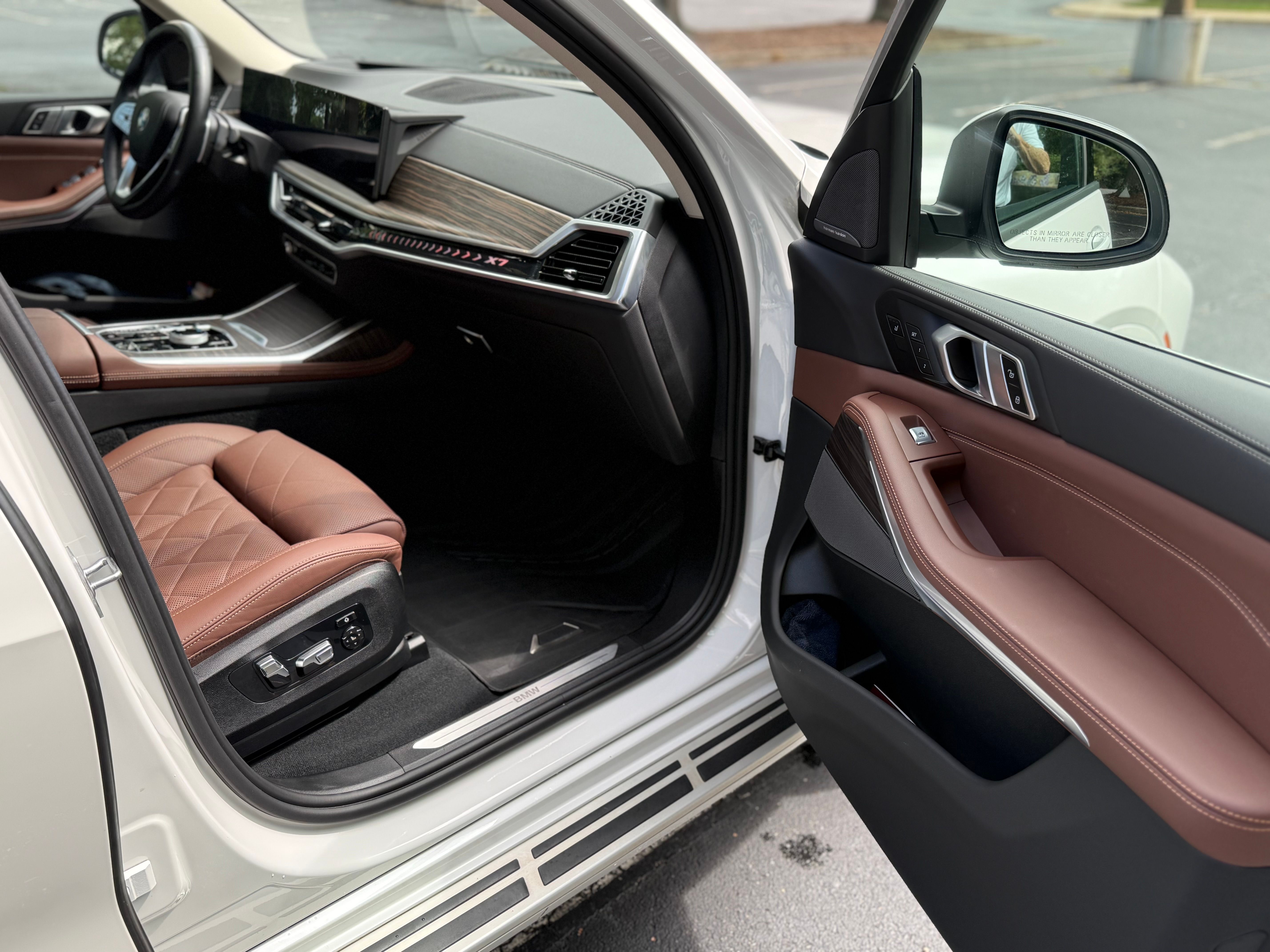 Used 2023 BMW X7 xDrive40i w/ Executive Package AWD/4WD image 22