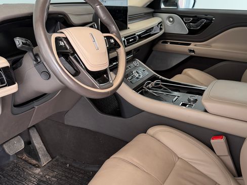 Used 2020 Lincoln Aviator Reserve w/ Equipment Group 202A AWD/4WD image 18