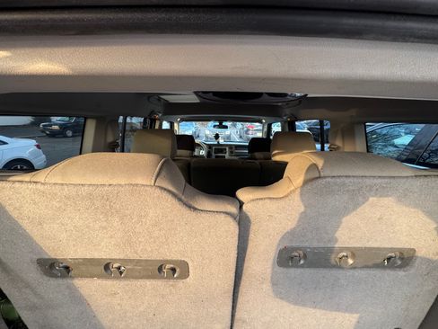 Used 2008 Jeep Commander Sport image 13