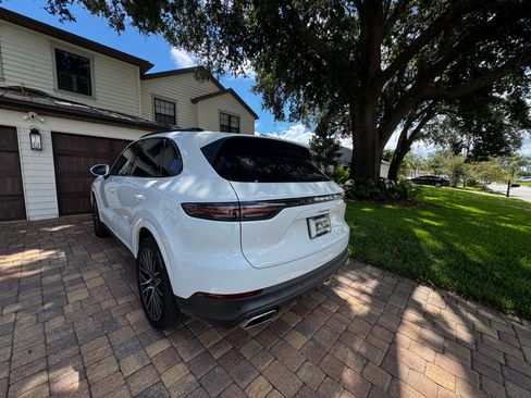 Used 2020 Porsche Cayenne AWD/4WD image 10