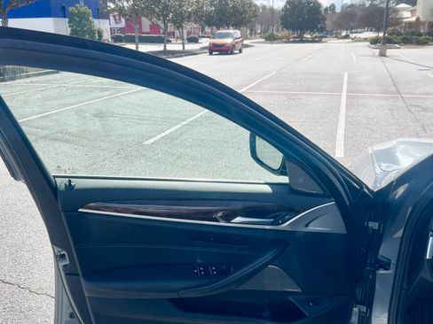 Used 2020 BMW 530i image 13