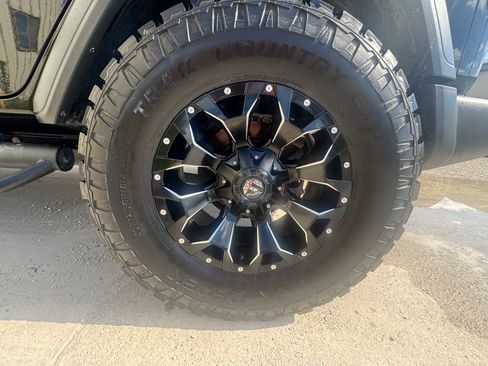 Used 2018 Jeep Wrangler Unlimited Sport S AWD/4WD image 18