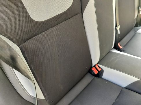 Used 2012 Ford Focus SE FWD image 12