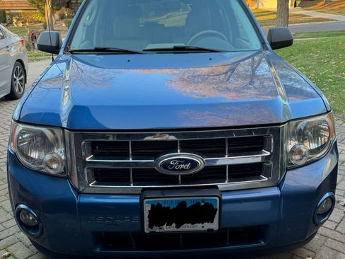 Used 2010 Ford Escape XLT image 1