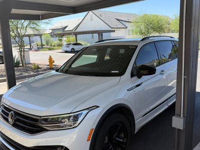 Used 2024 Volkswagen Tiguan SE R-Line