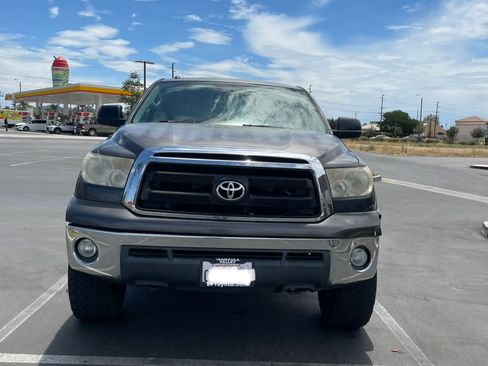 Used 2011 Toyota Tundra 4x4 Double Cab w/ TRD Off-Road Pkg image 14