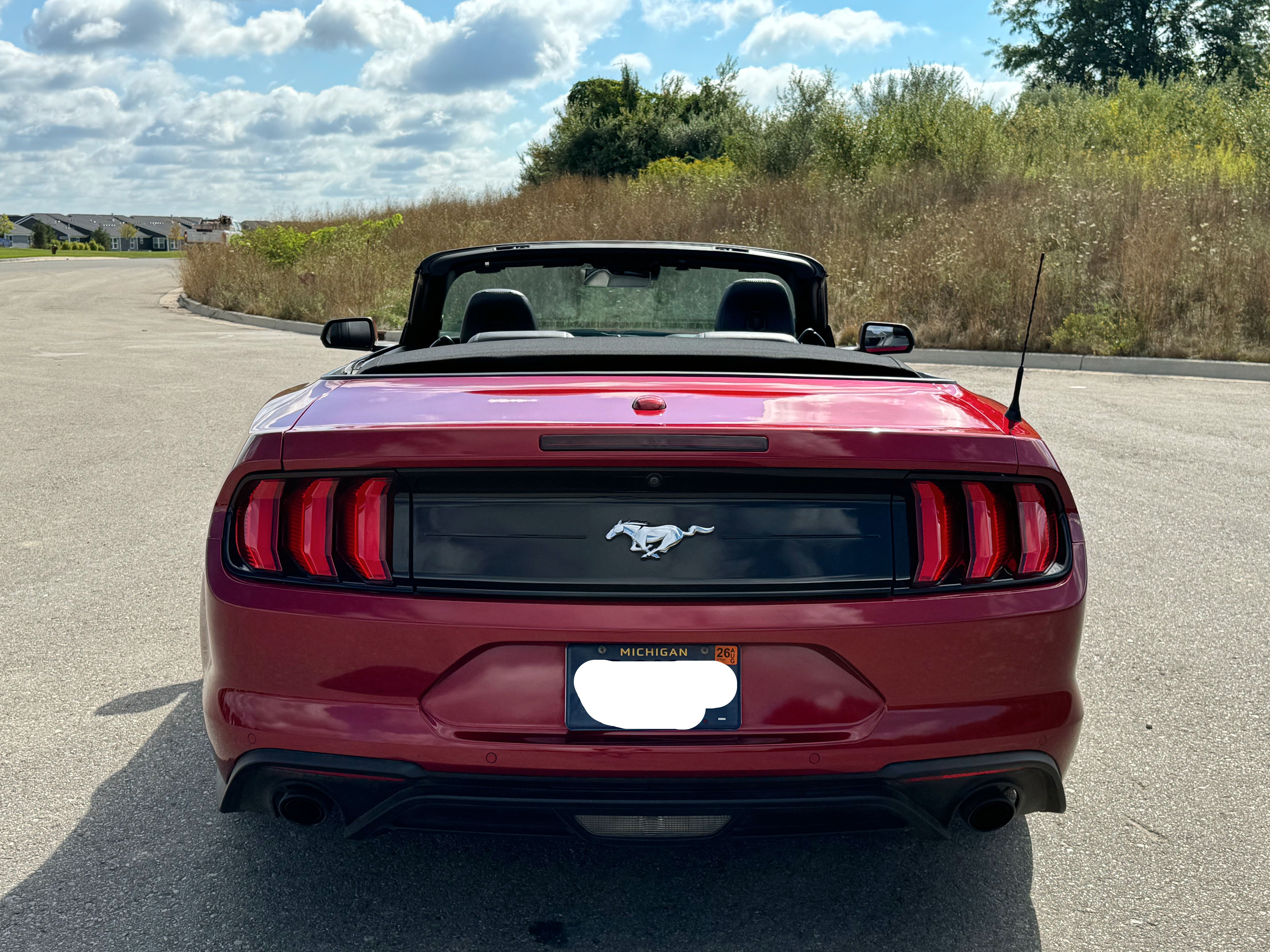 Used 2018 Ford Mustang Premium w/ Ecoboost Performance Package RWD image 20