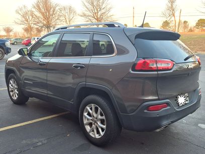 Used 2018 Jeep Cherokee Latitude Plus w/ Comfort/Convenience Group