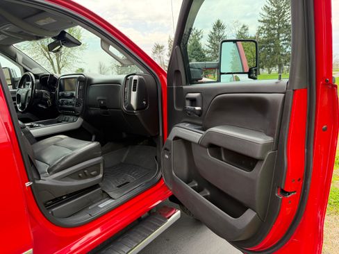 Used 2015 Chevrolet Silverado 2500 LTZ w/ LTZ Plus Package AWD/4WD image 20