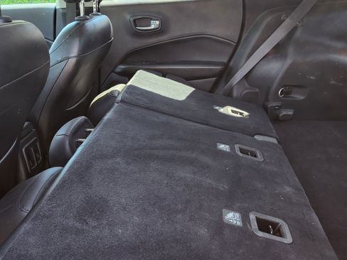 Used 2019 Jeep Compass Limited image 12