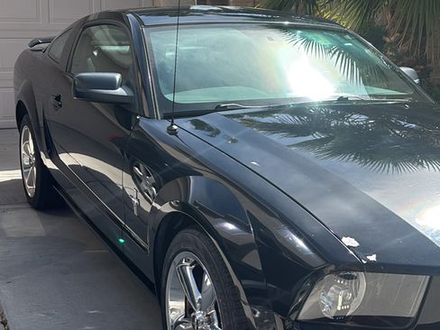 Used 2008 Ford Mustang GT RWD image 5