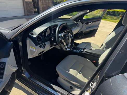 Used 2014 Mercedes-Benz C 250 Sedan image 9