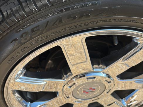 Used 2007 Cadillac Escalade EXT Sport Utility Pickup 4D 5 1/4 w/ Information Package image 11