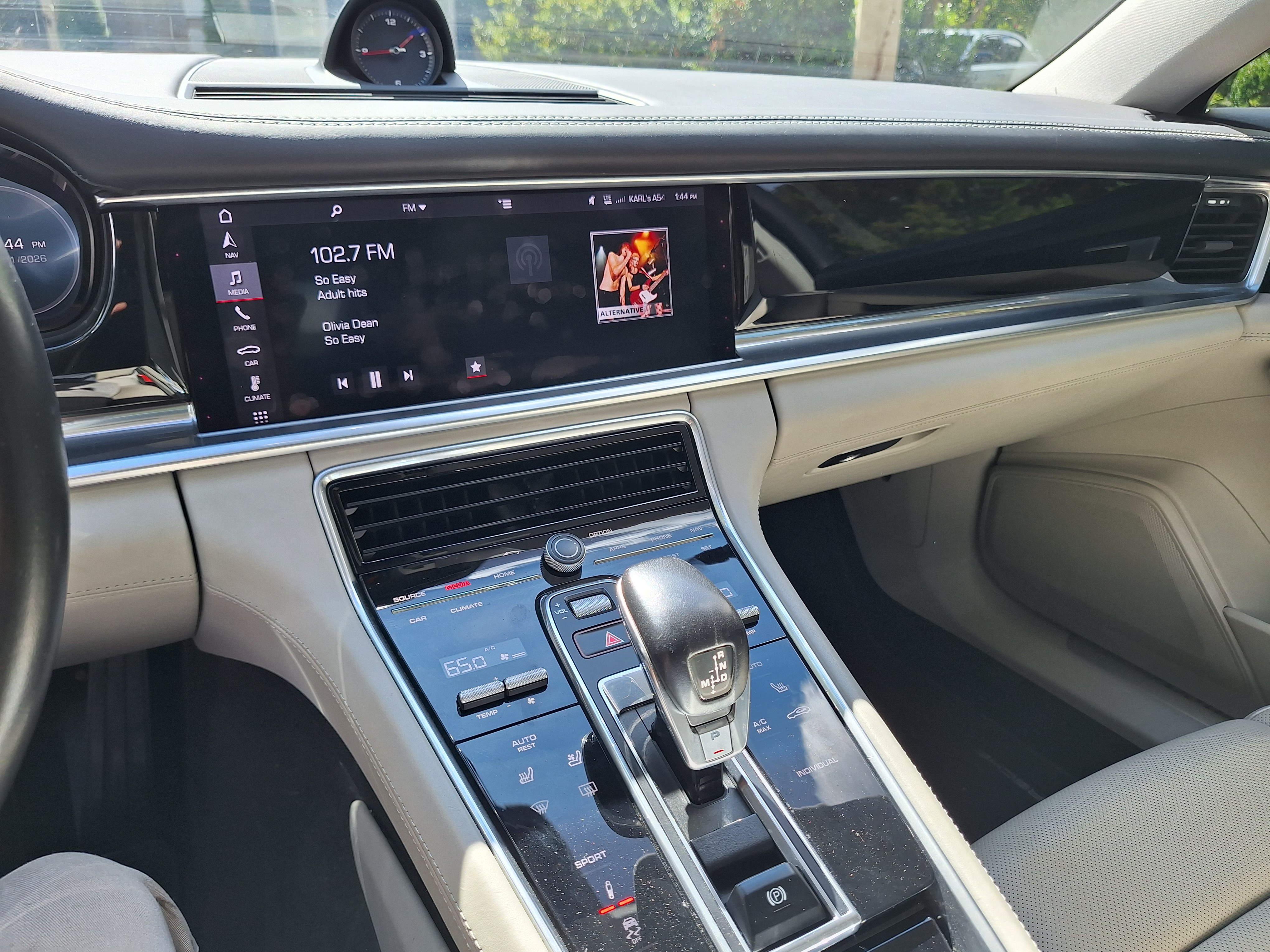 Used 2020 Porsche Panamera RWD image 13