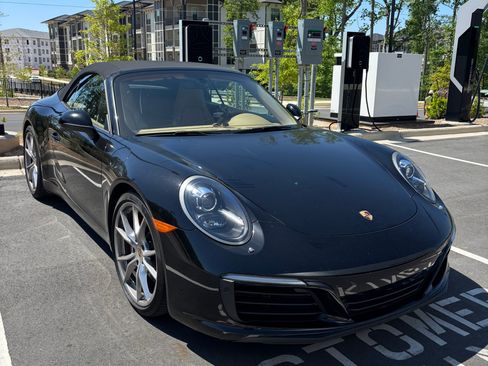 Used 2017 Porsche 911 Carrera S image 5
