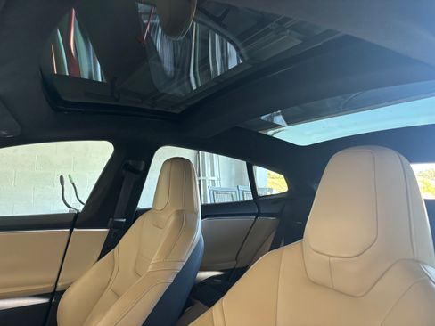 Used 2016 Tesla Model S P90D image 5