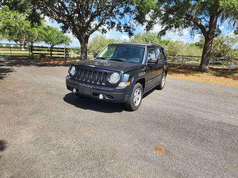 Used 2015 Jeep Patriot Sport w/ Power Value Group image 9