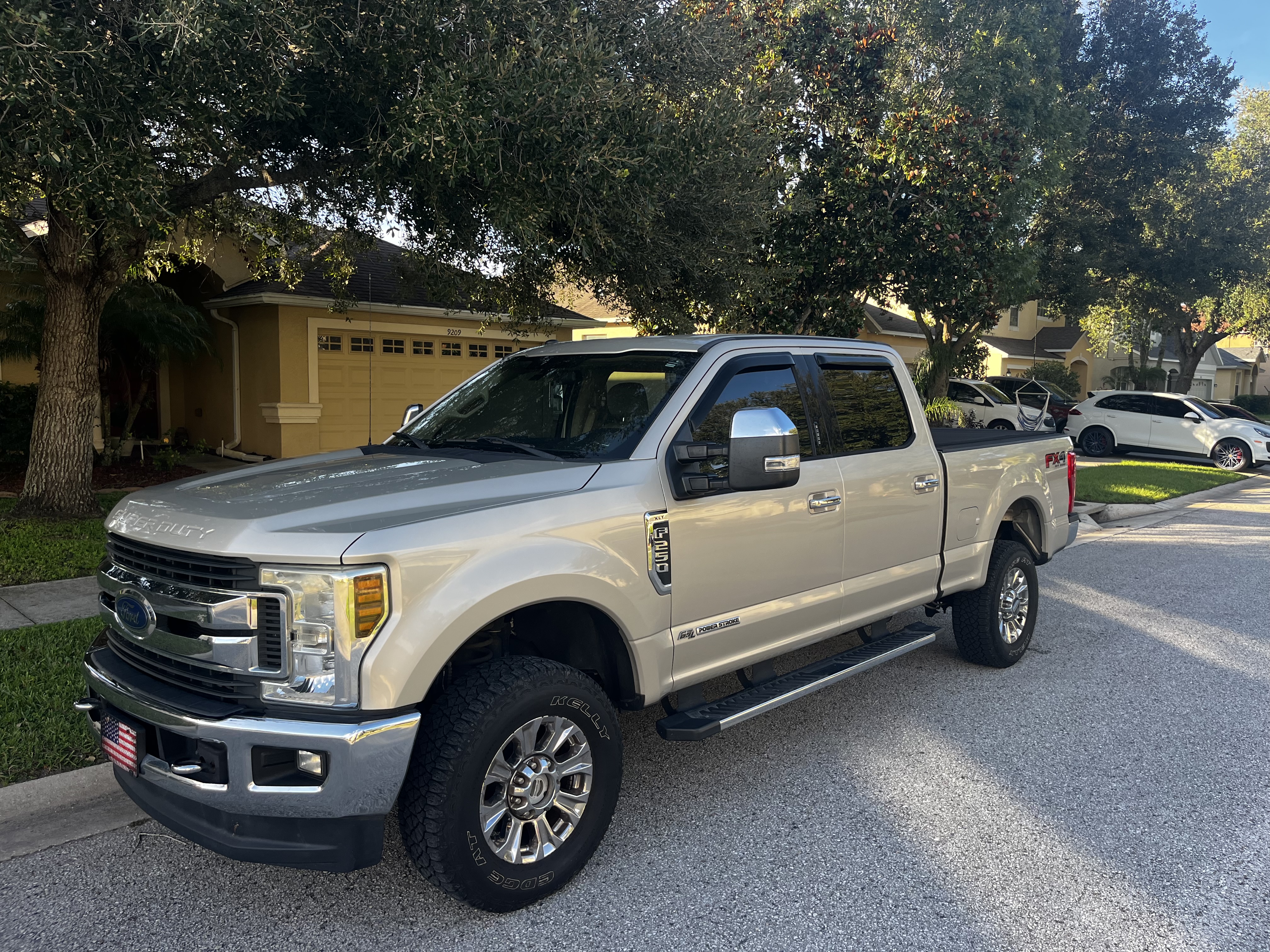 Used 2018 Ford F250 XLT w/ XLT Premium Package AWD/4WD image 1