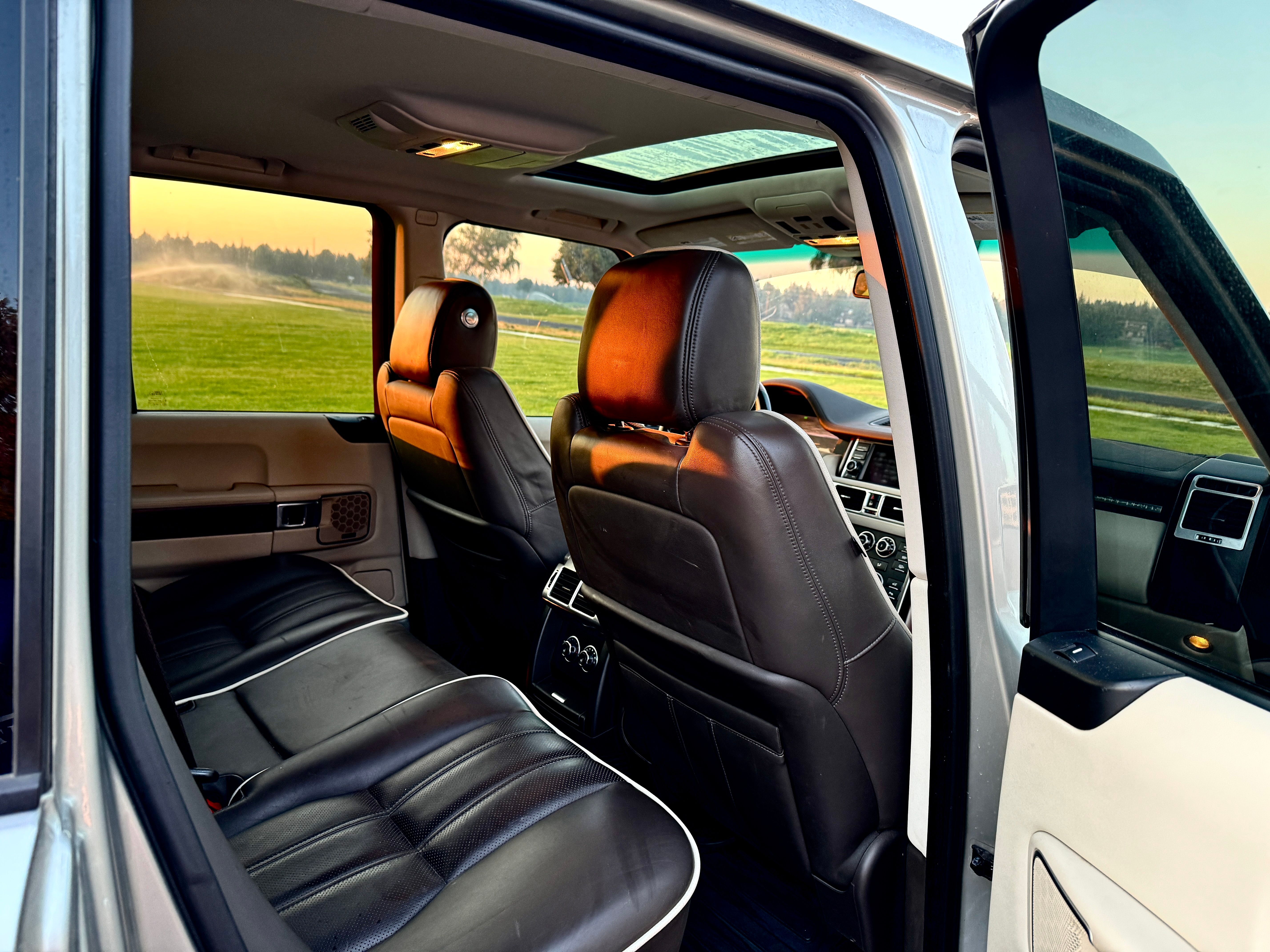 Used 2010 Land Rover Range Rover HSE LUX AWD/4WD image 9