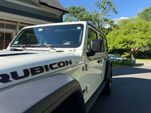 Used 2021 Jeep Wrangler Unlimited Rubicon w/ Dual Top Group AWD/4WD image 16
