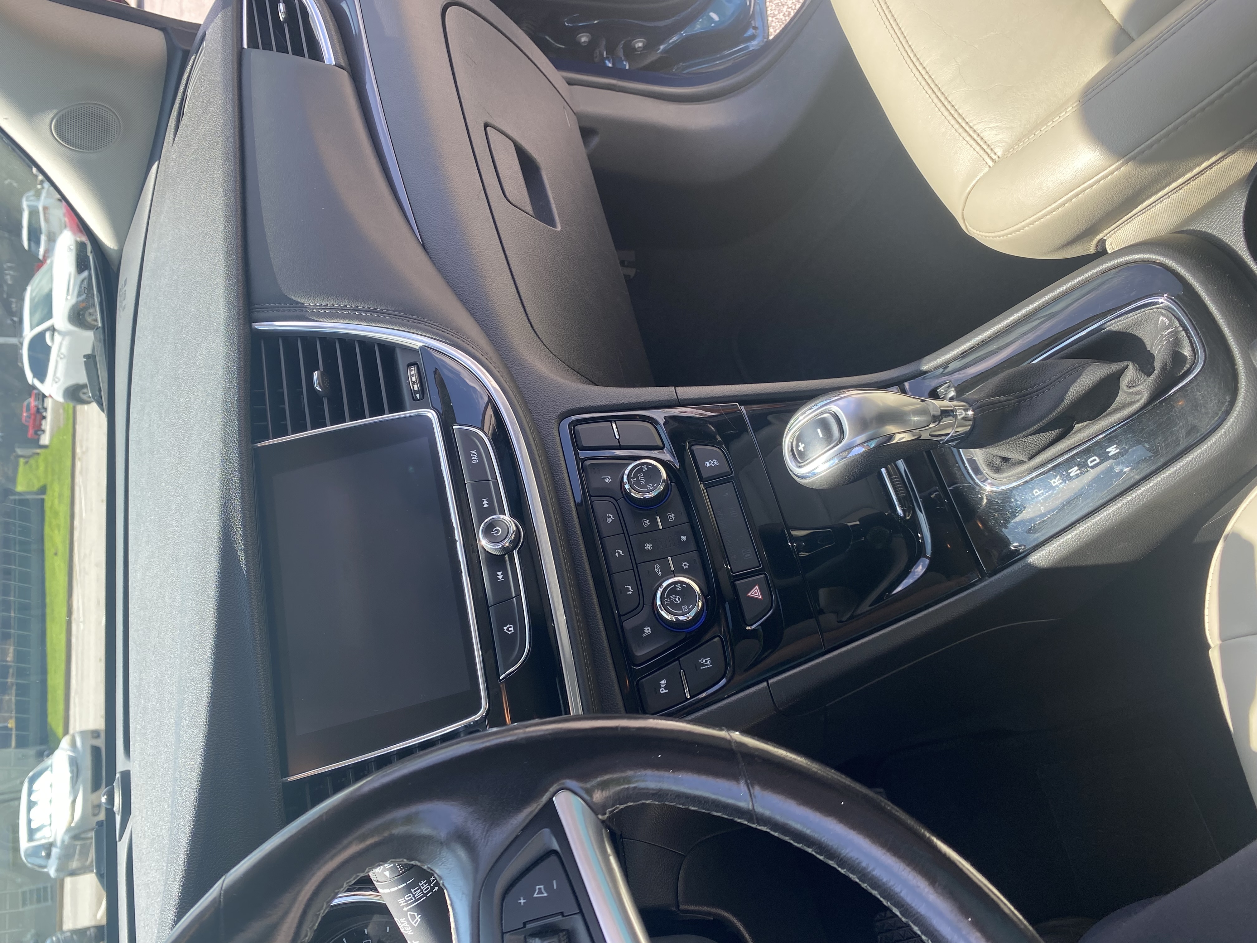 Used 2019 Buick Encore Essence w/ Experience Buick Package FWD image 20
