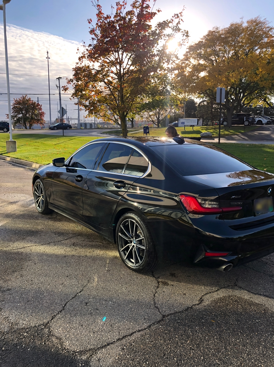 Used 2019 BMW 330i xDrive Sedan w/ Driving Assistance Package AWD/4WD image 12