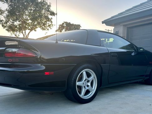 Used 1996 Chevrolet Camaro Z28 RWD image 4