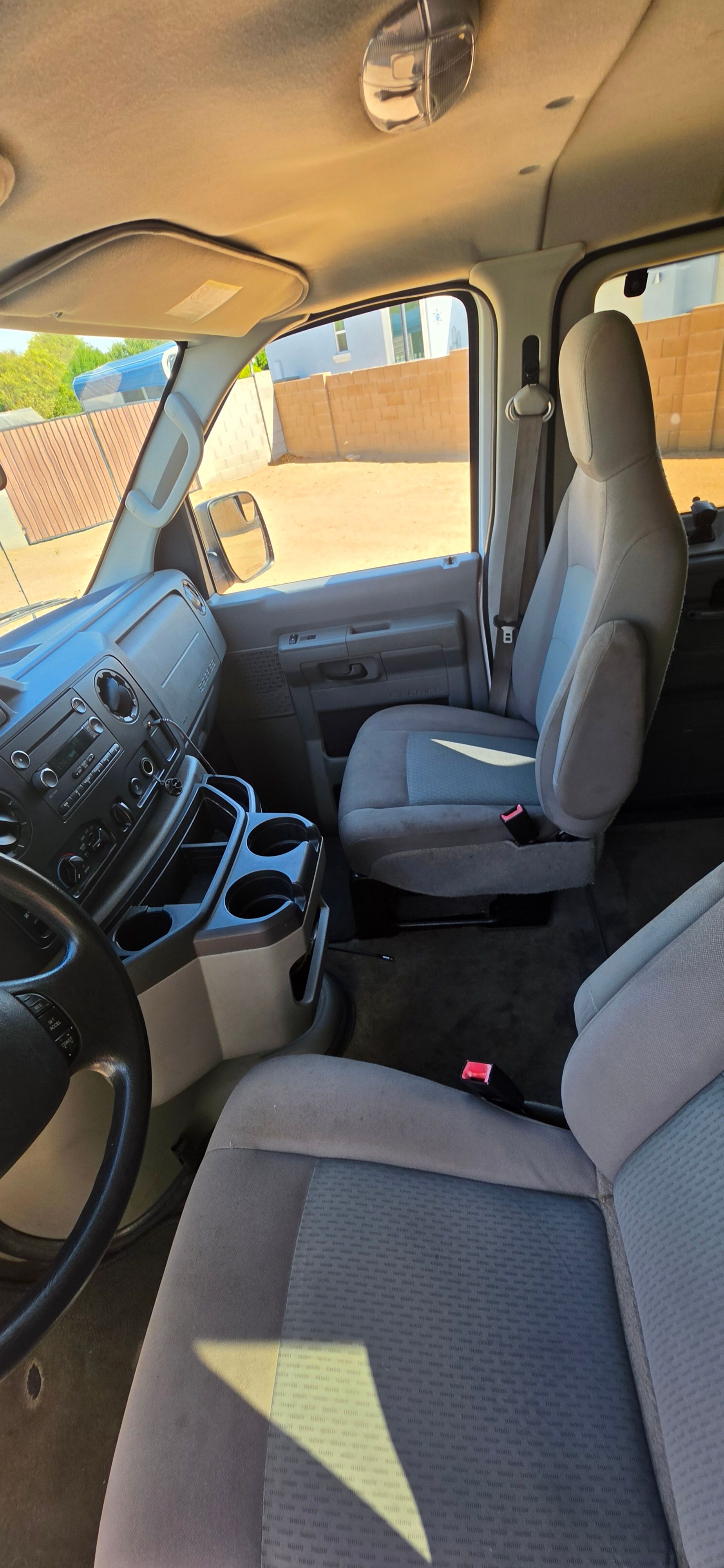 Used 2013 Ford E-350 and Econoline 350 XLT RWD image 6