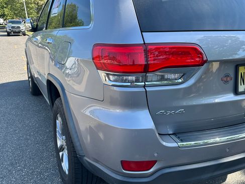 Used 2016 Jeep Grand Cherokee Limited AWD/4WD image 9