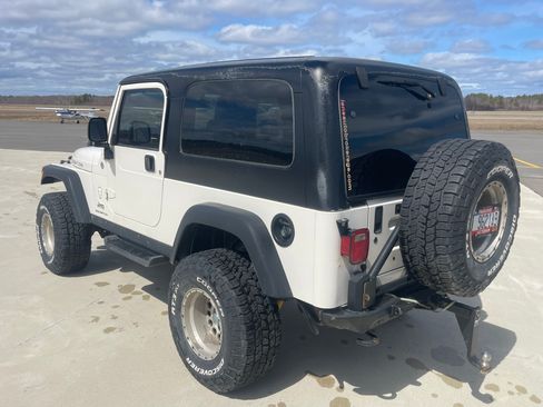 Used 2006 Jeep Wrangler Unlimited Rubicon image 9