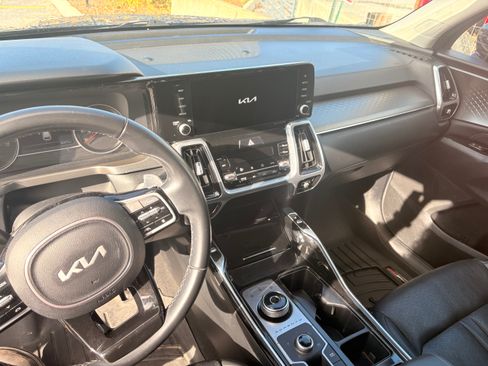 Used 2022 Kia Sorento SX image 6
