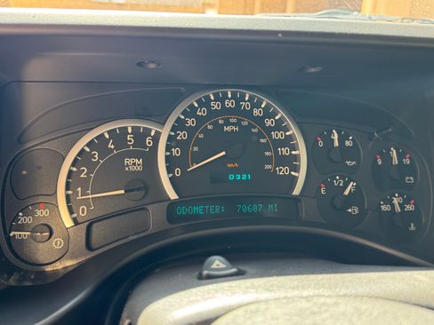 Used 2005 HUMMER H2 Luxury w/ Preferred Equipment Group image 6