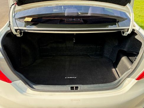 Used 2012 Toyota Camry XLE w/ Leather Pkg FWD image 15