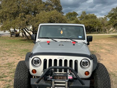 Used 2011 Jeep Wrangler Rubicon w/ PWR Convenience Group image 2