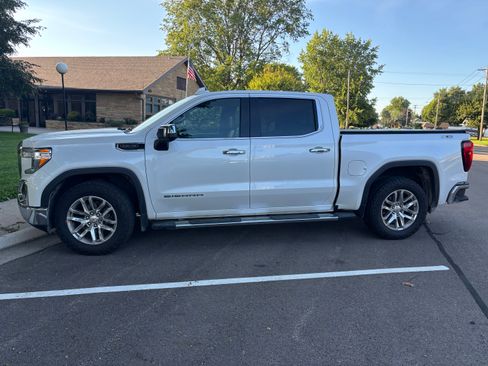 Used 2021 GMC Sierra 1500 SLT AWD/4WD image 1