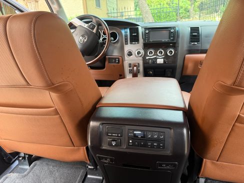 Used 2016 Toyota Sequoia Platinum AWD/4WD image 11