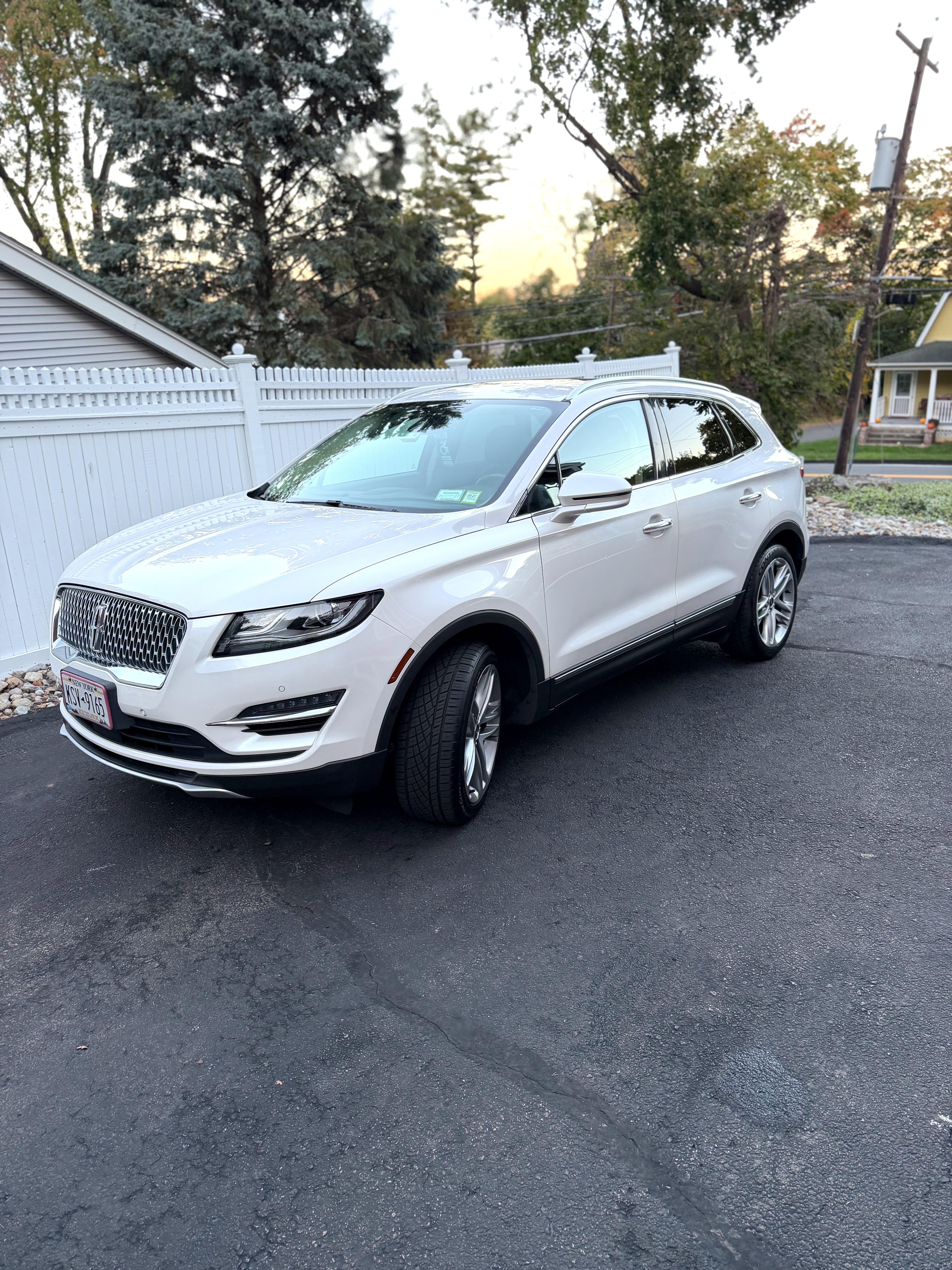 Used 2019 Lincoln MKC Reserve AWD/4WD image 1
