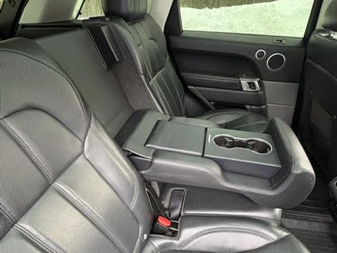 Used 2017 Land Rover Range Rover Sport HSE image 17
