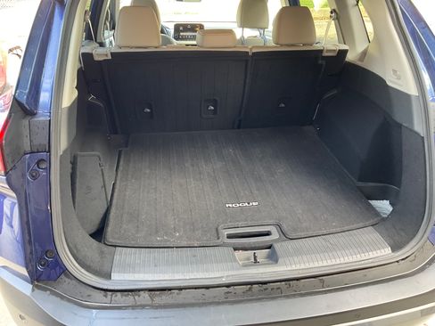 Used 2023 Nissan Rogue SL w/ SL Premium Package image 13