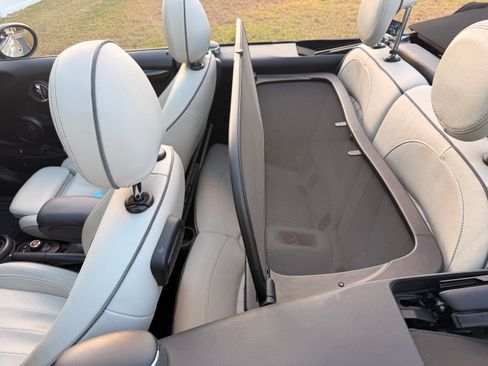 Used 2019 MINI Cooper Convertible w/ Premium Package image 13