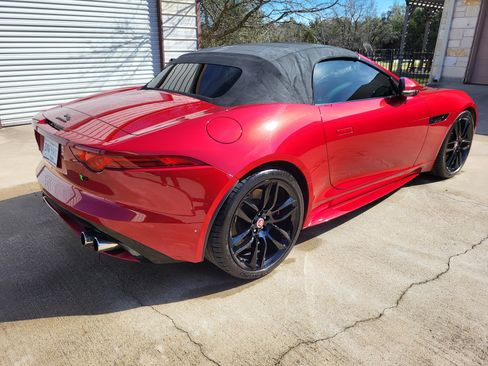 Used 2016 Jaguar F-TYPE R image 10