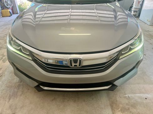 Used 2017 Honda Accord Sport image 6