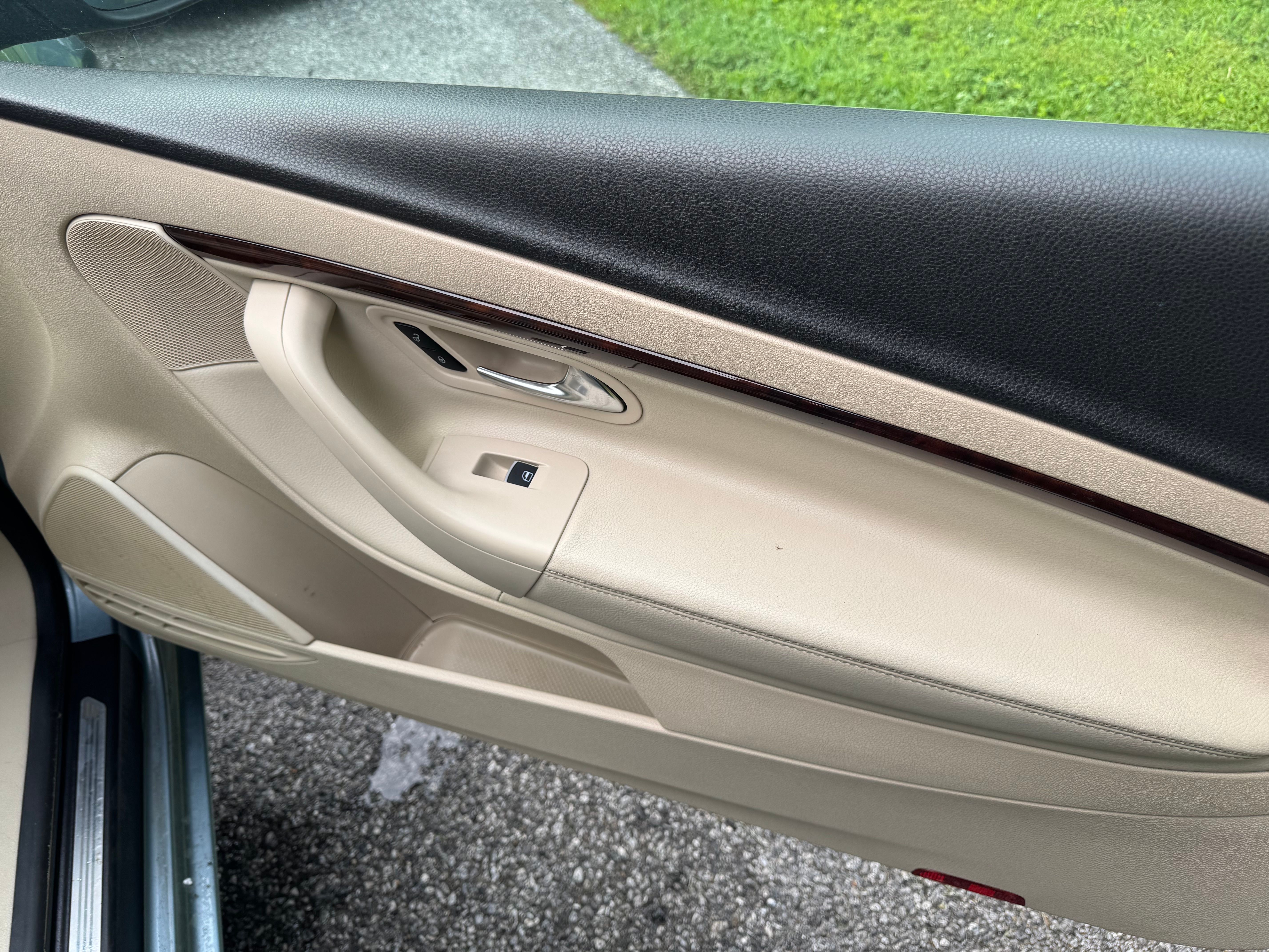 Used 2012 Volkswagen Eos Lux FWD image 8