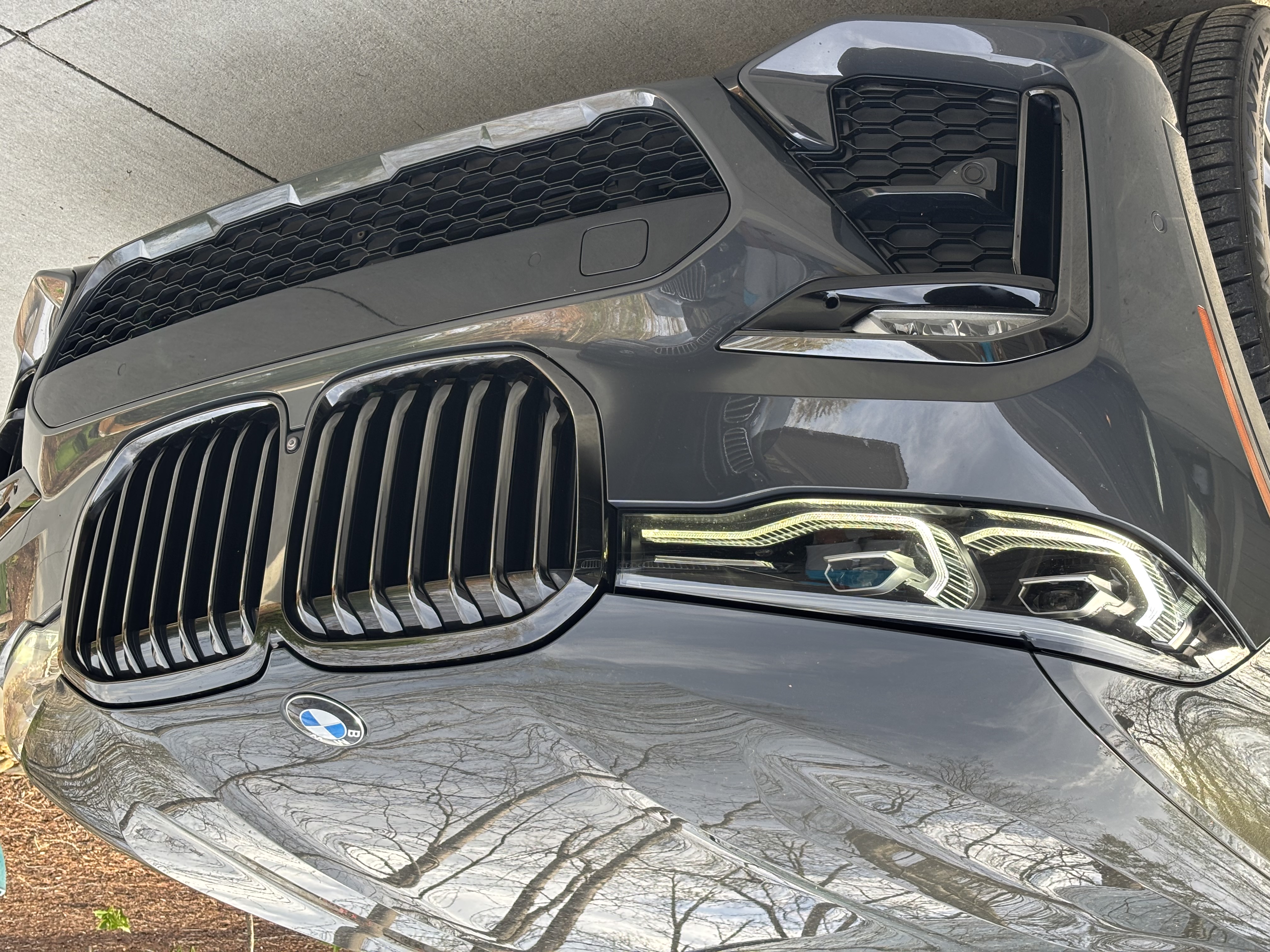 Used 2021 BMW X7 xDrive40i w/ M Sport Package AWD/4WD image 1